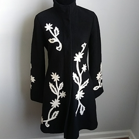 Boutique Essentials Jackets & Blazers - BOUTIQUE ESSENTIALS WOOL BLACK & WHITE COAT SMALL